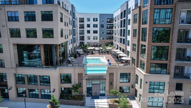 Building Photo - 101 W Morehead St