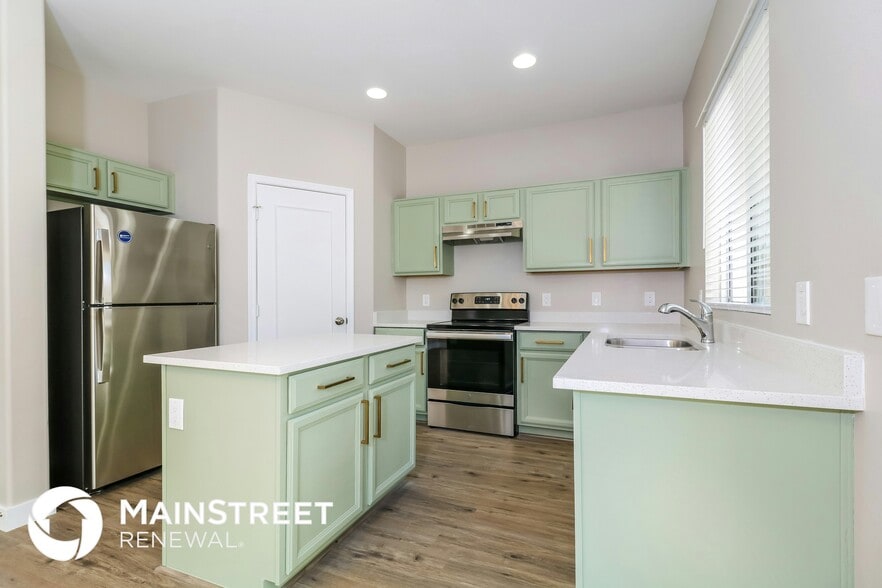 Building Photo - 12167 W Yavapai Ln