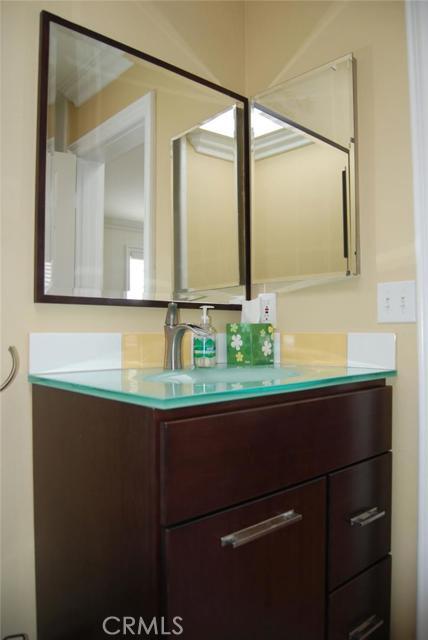 Building Photo - 223 20th St