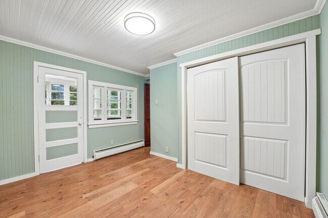 Building Photo - 21567 Starrett Hill Dr