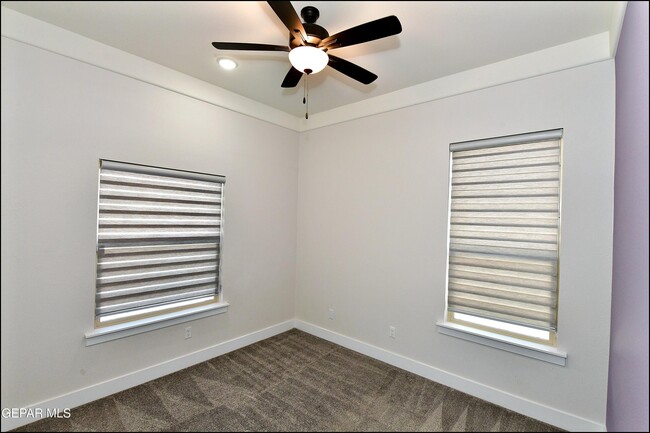 Building Photo - 13868 Paseo Perlas Dr