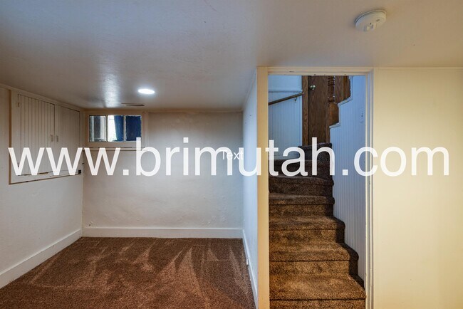 Building Photo - 1475 E Michigan Ave