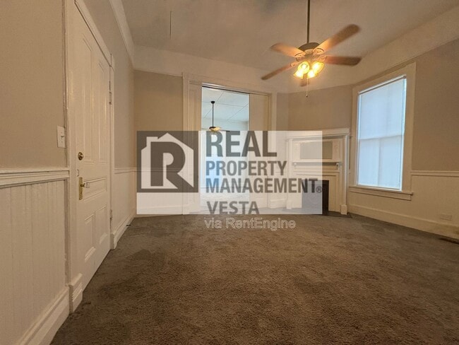 Building Photo - 384 Spring St