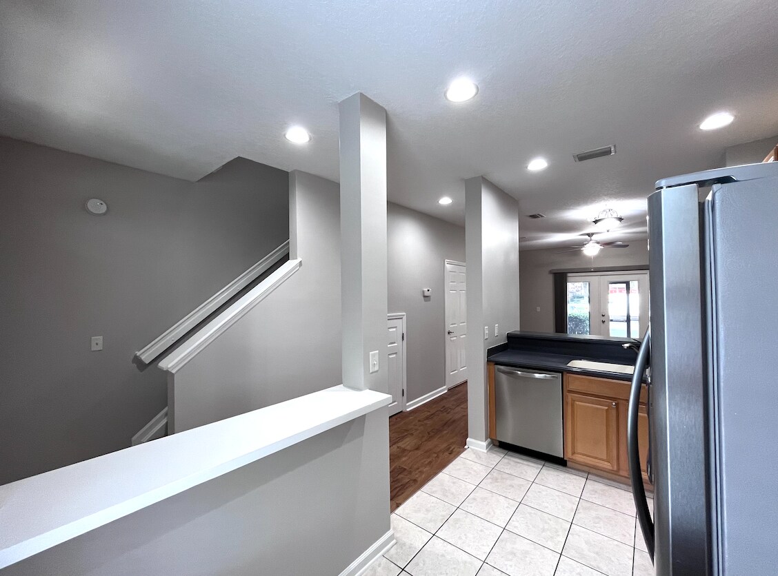 Building Photo - 1514 Fieldview Dr