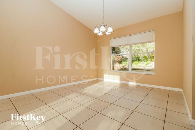 Building Photo - 362 Overbrook St