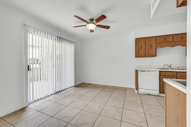 Building Photo - 4474 Buena Vista Dr