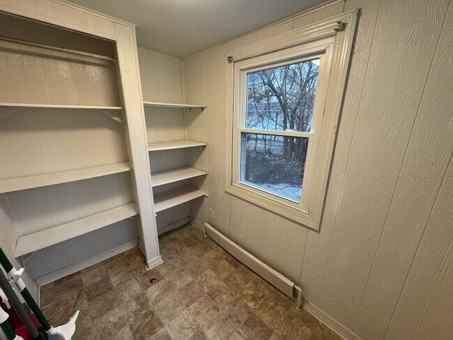 Building Photo - 12611 Franklin Blvd