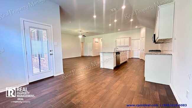 Building Photo - YOUR 3-BED, 2-BATH DREAM HOME AWAITS IN GRAND PRAIRIE