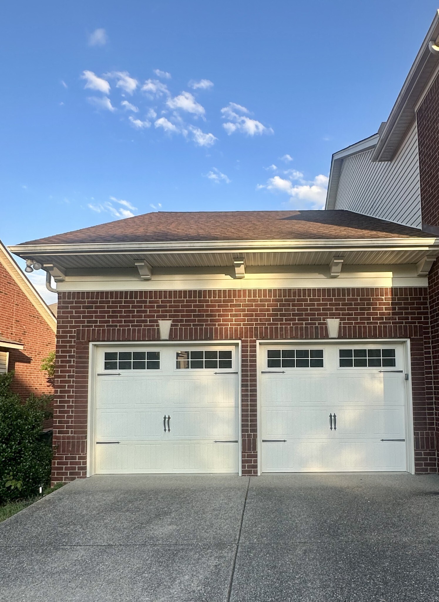 Building Photo - 402 Valley Spring Dr