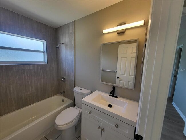 Building Photo - 7722 Westridge Ct
