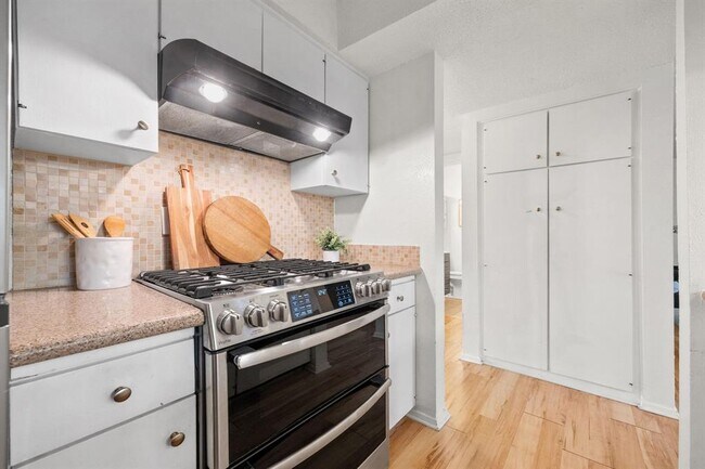 Building Photo - 7801 Shoal Creek Blvd