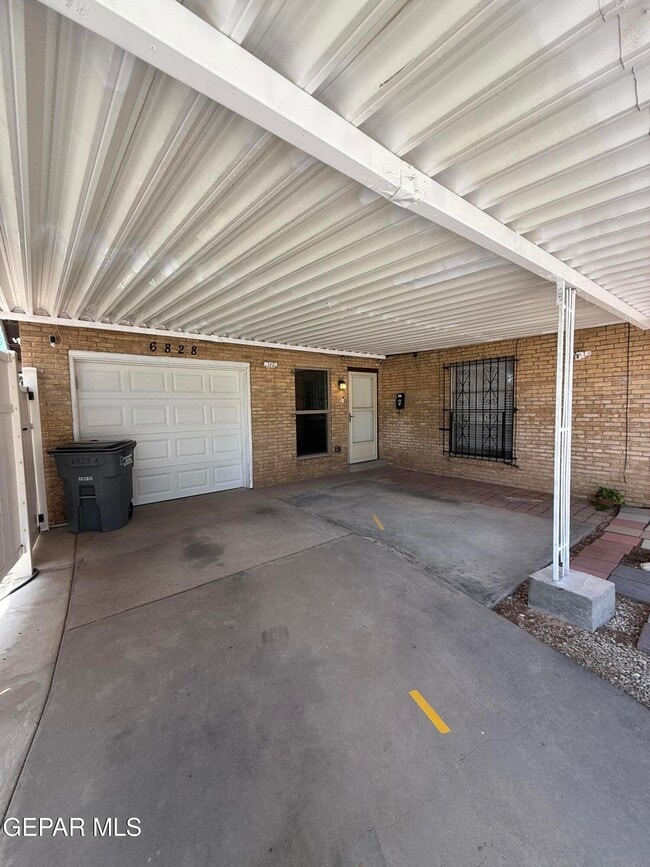Building Photo - 6828 Escondido Dr