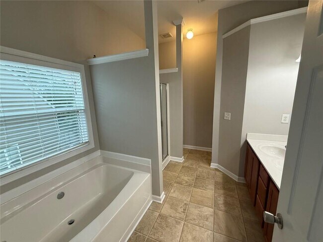 Building Photo - 5750 Carrington Pl