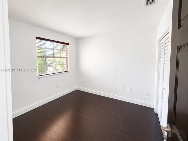 Building Photo - 9879 SW 118th Pl