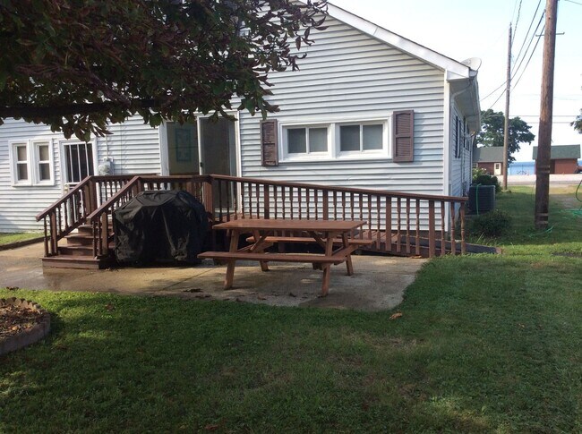 Building Photo - Corporate House 3BR 2 Bath