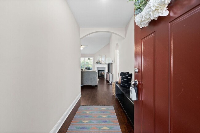 Building Photo - Pet Friendly Three Bedroom with Bonus!