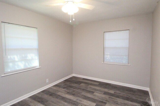 Building Photo - 6861 Melanie Dr