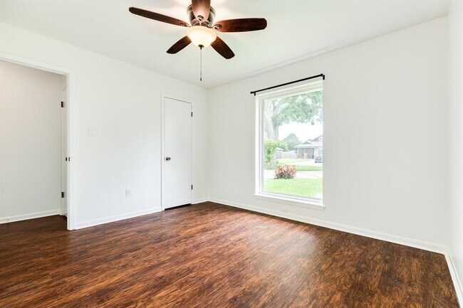 Building Photo - 438 Wellshire Dr