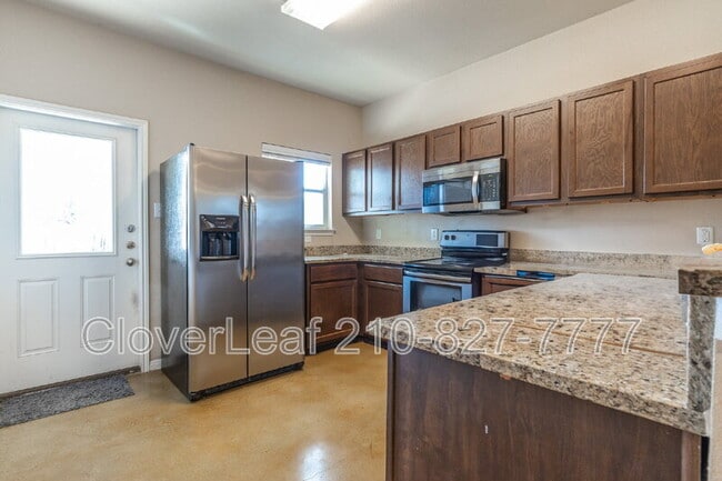 Building Photo - 535 Advantage Dr