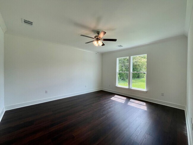 Building Photo - 9674 Brookfield Ave
