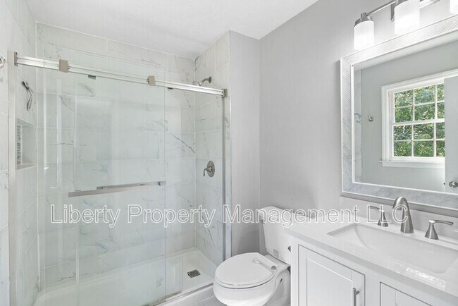 Building Photo - 5406 Leesburg Ct