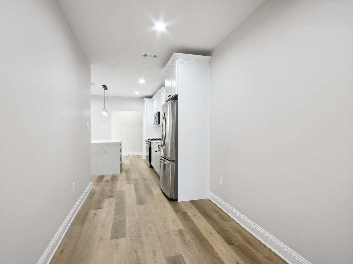 Building Photo - 1904 Calumet St