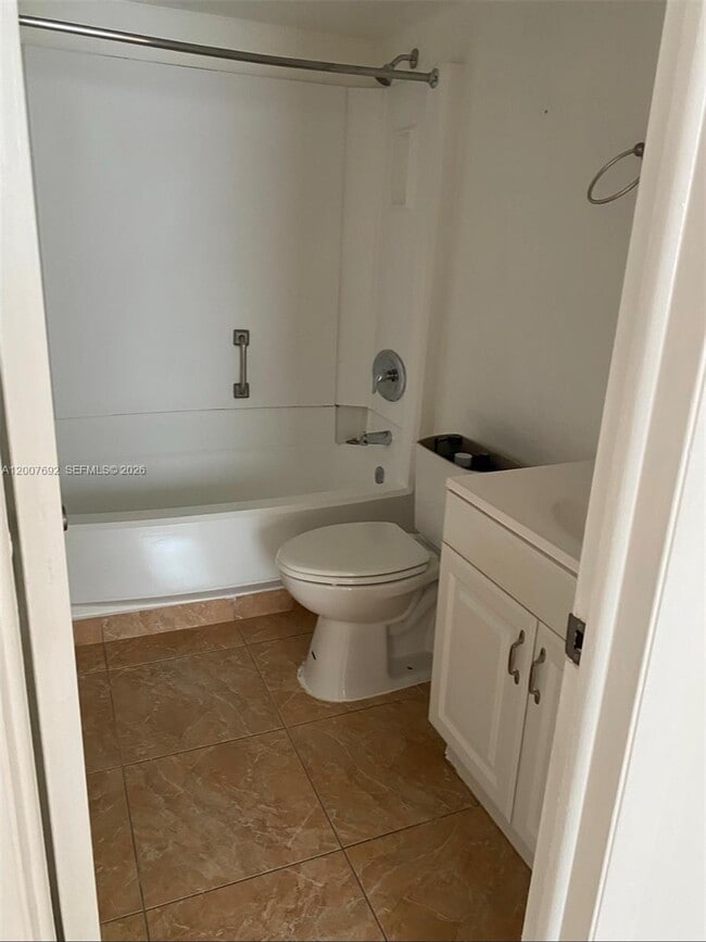 Building Photo - 14201 N Kendall Dr