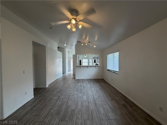 Building Photo - 5905 Silver Heights St