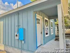 Building Photo - 709 Burr Oak Ln