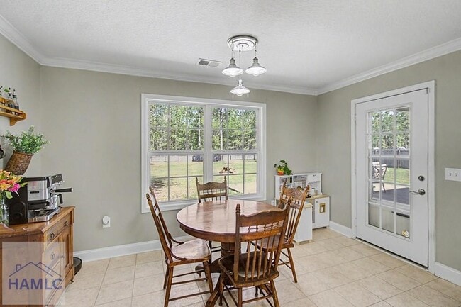 Building Photo - 220 Jackson Ave NE