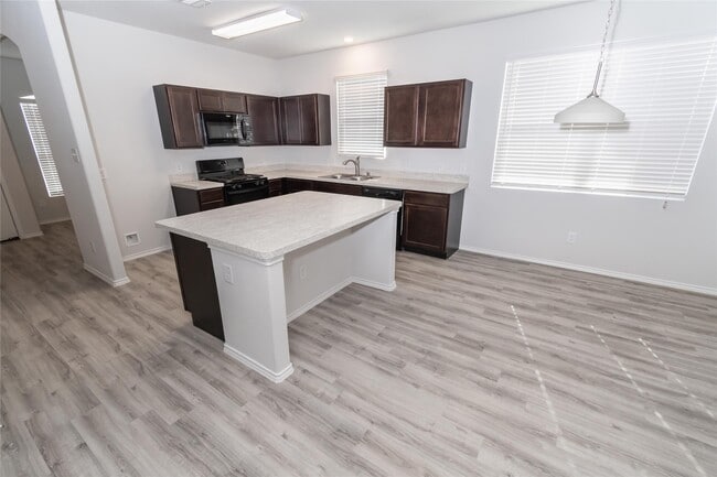 Building Photo - 21610 Lexor Dr