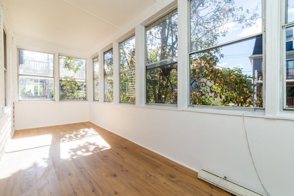 Building Photo - 8 Hastings St