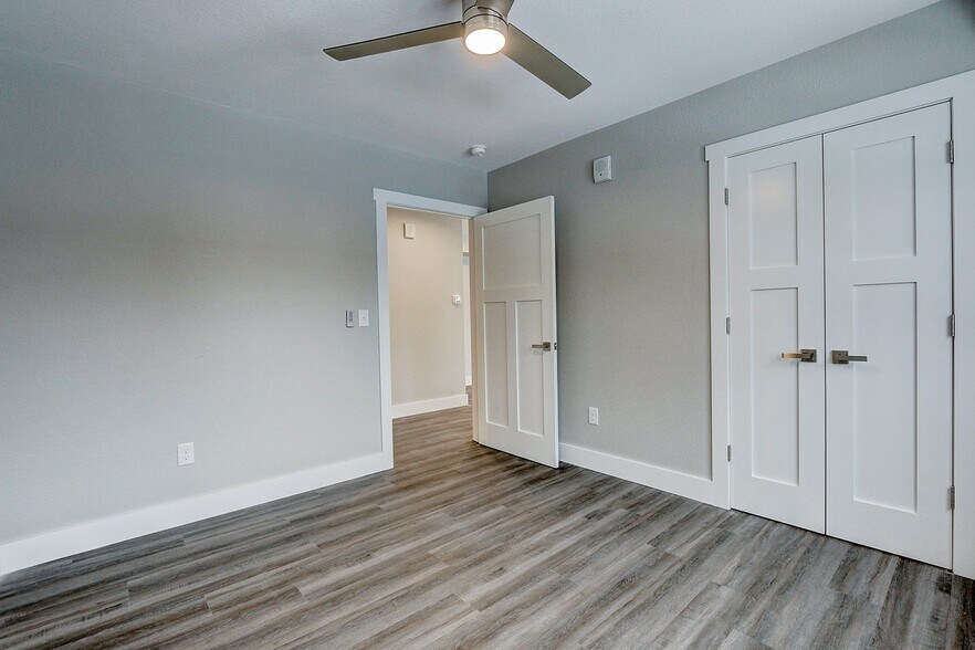 Building Photo - 2105 N Booth St