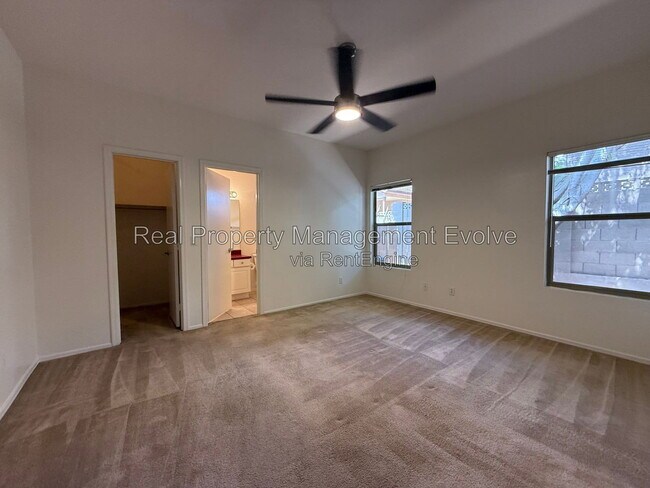 Building Photo - 8802 E University Dr