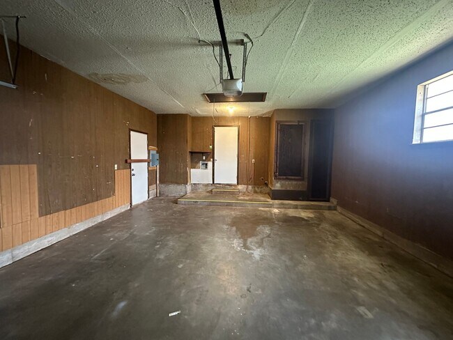 Building Photo - 3321 SE 54th St
