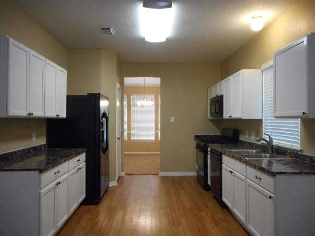 Building Photo - 22806 Tara Way Dr