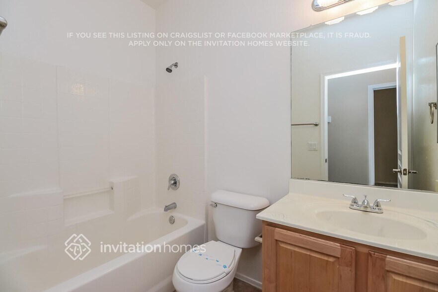 Building Photo - 922 W St Kateri Ave