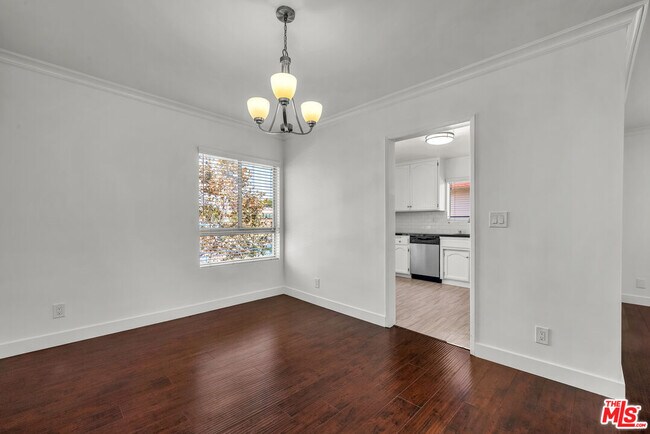 Building Photo - 248 Rexford Dr