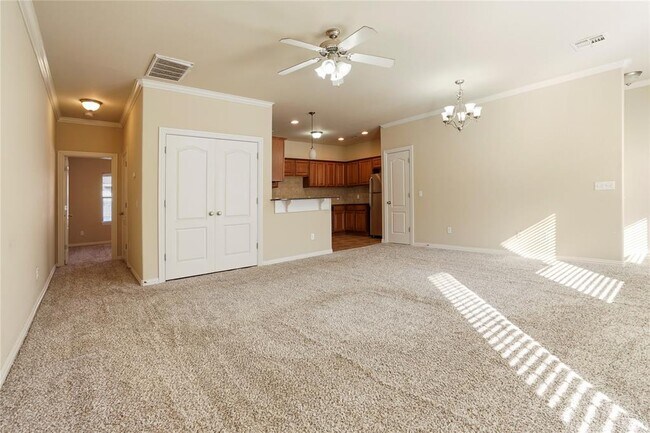 Building Photo - 2161 Houston Ave