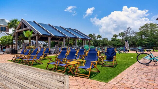 Building Photo - 10343 E County Hwy 30A