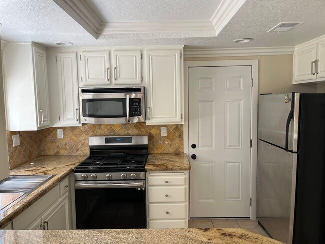 Building Photo - Rancho Del Oro Single Family Home