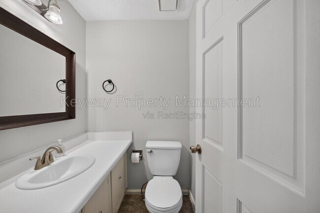 Building Photo - 2717 Dan St