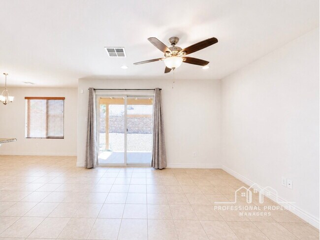 Building Photo - For Rent: 3-bedroom, 2-bathroom home in Villa Chaparral