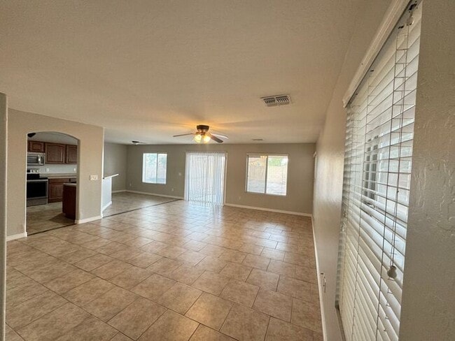 Building Photo - Amazing 4BD, 3BA house in Pinal county (31...