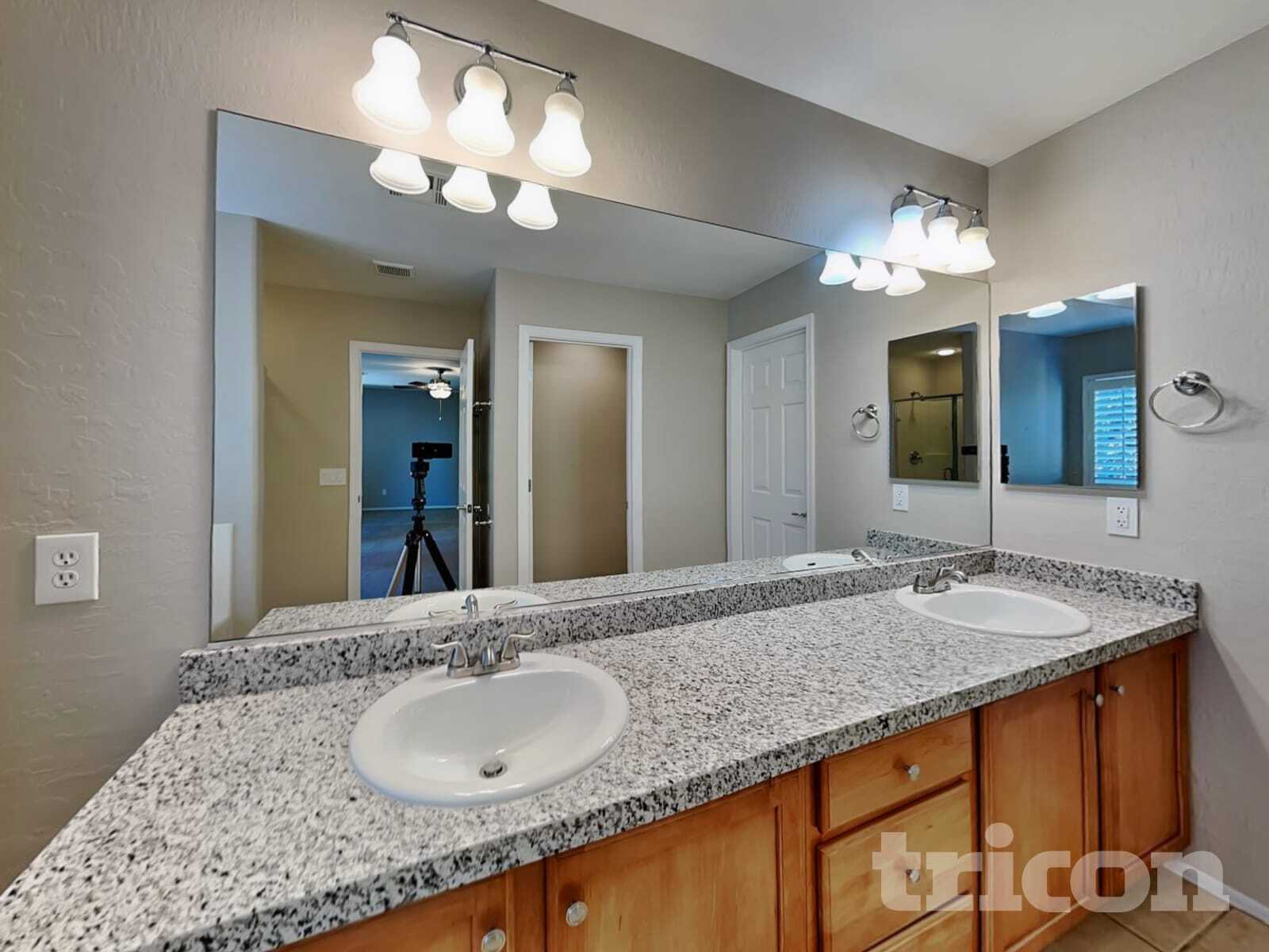 Building Photo - 10728 Khalua Ave