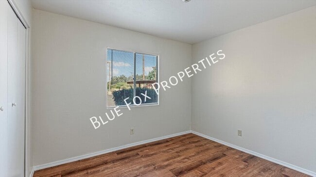 Building Photo - 1810 E Blacklidge Dr