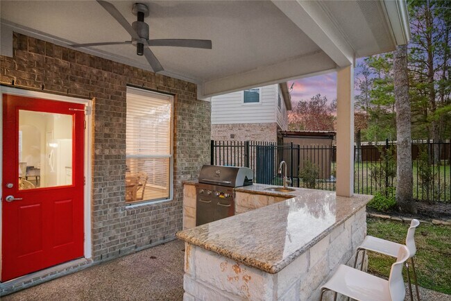 Building Photo - 131 N Hawkhurst Cir