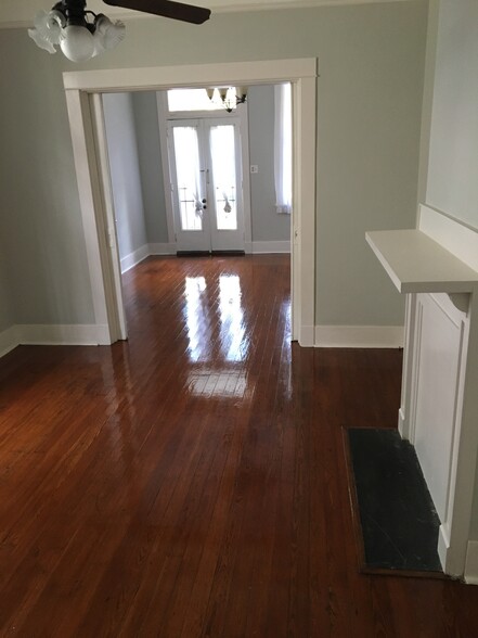 Dining room - 8210 Plum St