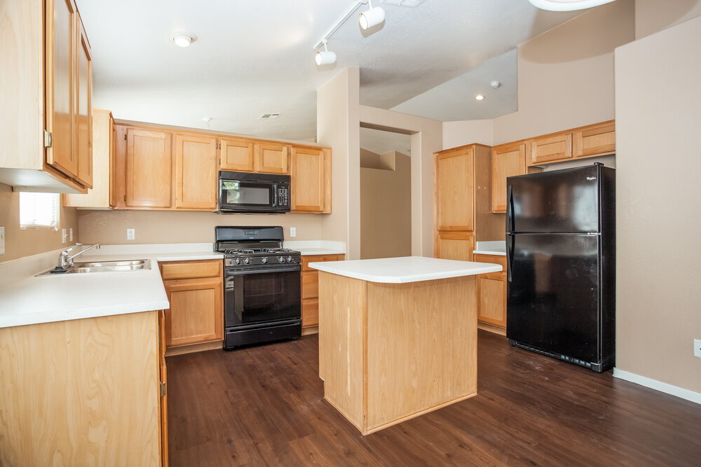 Building Photo - 7260 Golden Star Ave