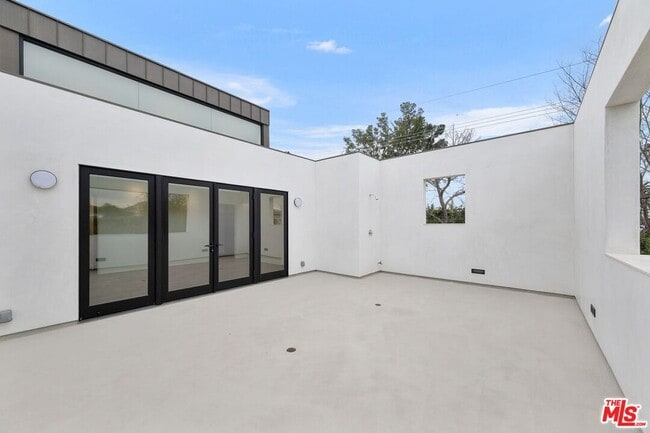 Building Photo - 15322 De Pauw St